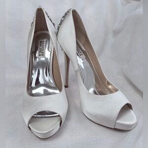 Badgley  Mischka white bridal stiletto,peep-toe shoes,embellished silver heel.